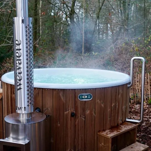 Unieke Yurt in het bos met jacuzzi en sauna, готель у місті Erp