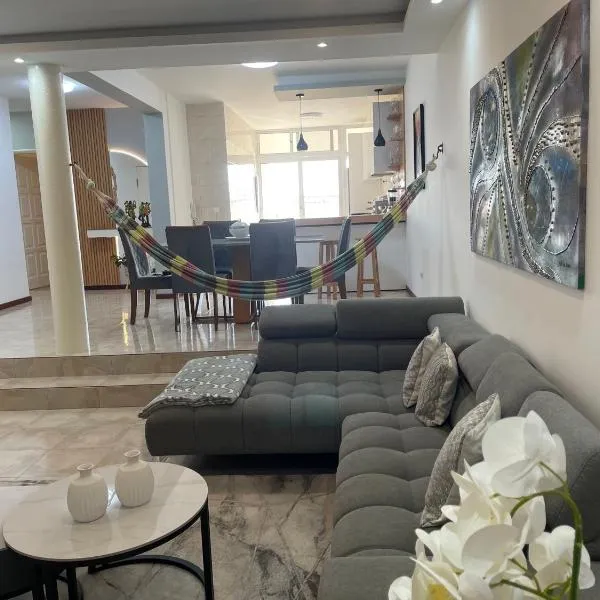 Hendy's cozy apt, khách sạn ở Praia