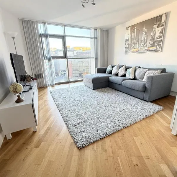 Modern 1-Bed Flat - Cardiff City Centre - Parking, hotel a Cardiff