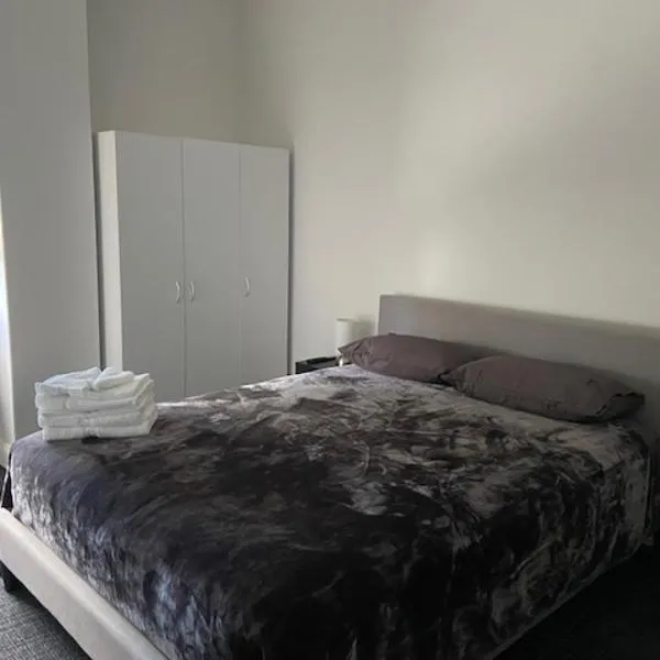 Commercial Hotel Parkes، فندق في باركس