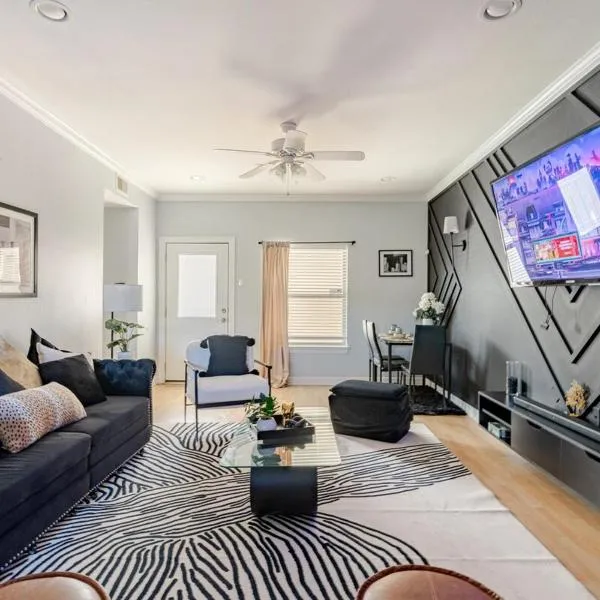 Fireside Double Kings Midtown Luxe Suite, hotel sa Houston