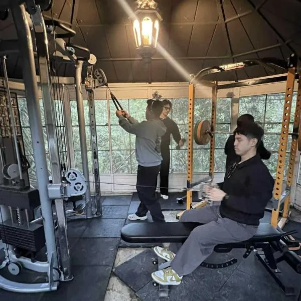 拇指園民宿, hotel em Guanxi