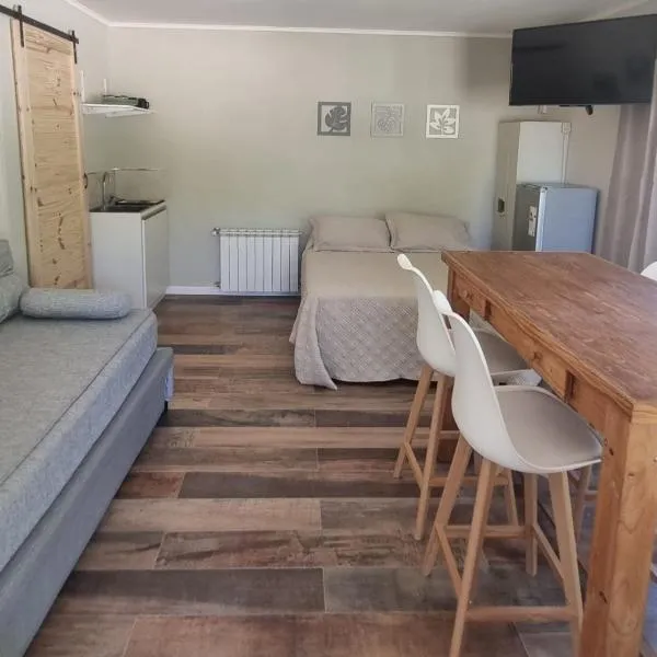 Hospedaje Costanera del Sol: La Adela şehrinde bir otel