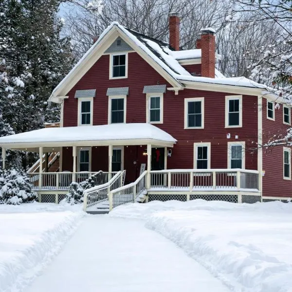 The Aurora Inn & Cottages, hotel di Bartlett