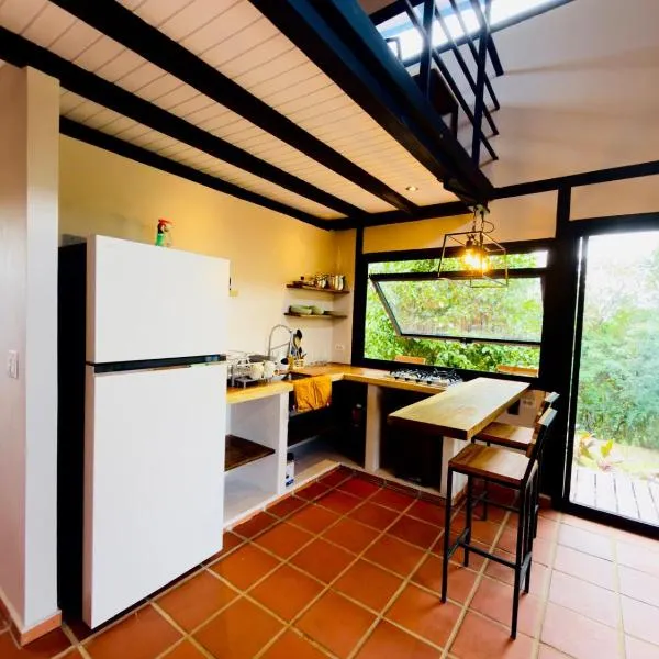Casa Papaya โรงแรมในLos Chacareños