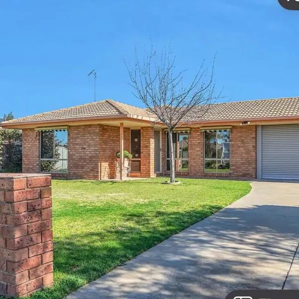 Echucas Pawfect Accommodation - Dog Friendly, hotel in Echuca