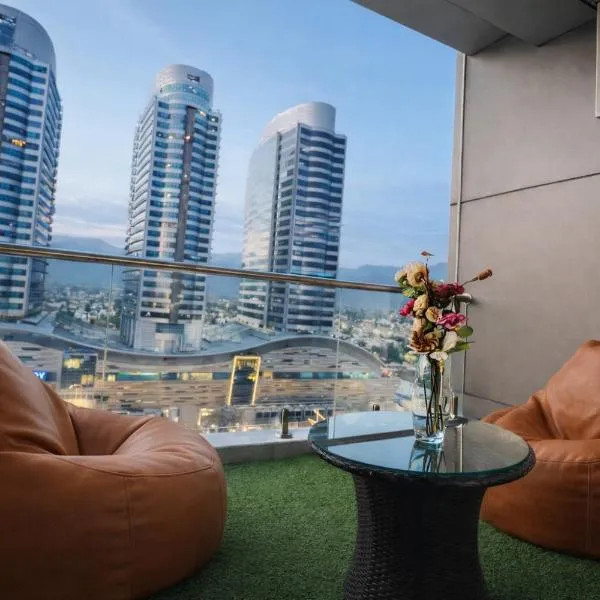 Elysium Tower Skyline View Signature Apartment Opposite Centaurus Mall Islamabad, hotel din Islamabad