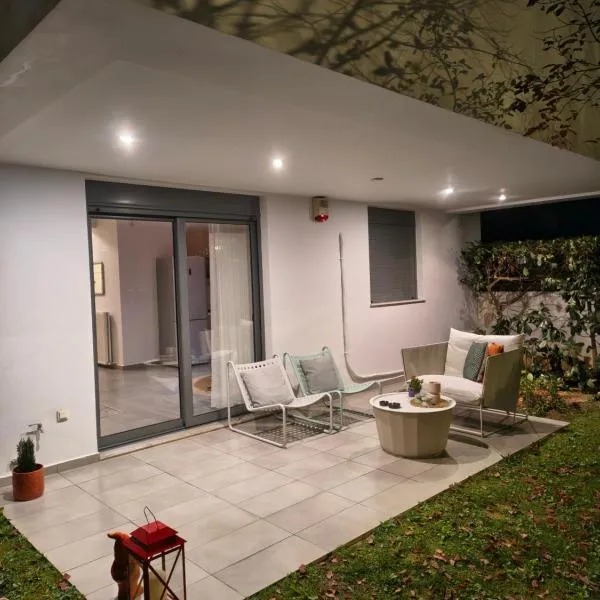 The elegant urban apartment, hotel em Atenas