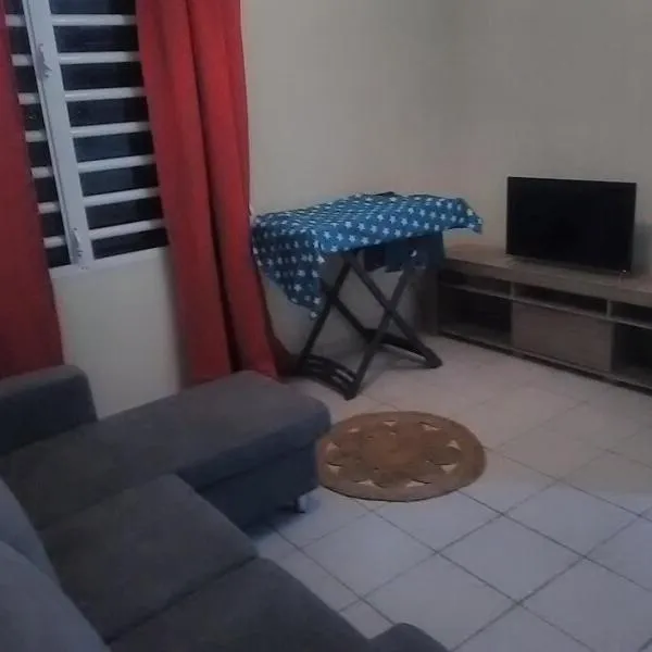 Quiet 3-room apartment with bay view - rest and teleworking, ξενοδοχείο σε Le Robert