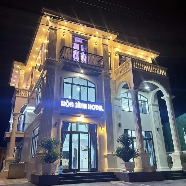 Khách Sạn HÒA BÌNH, hotel v destinaci Quảng Trị