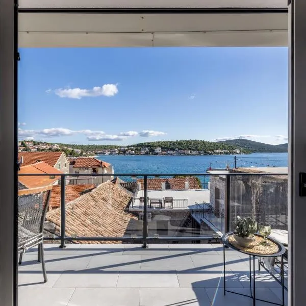 Luxury apartments SKALINADA near beaches, Tisno - Dalmatia, готель у місті Тисно