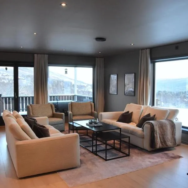 luxury home with jacuzzi, hotel i Geilo