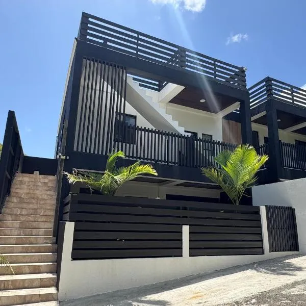 Sea View Condo, 5 Mins from UVF Intl Airport、Morne Caillandreのホテル