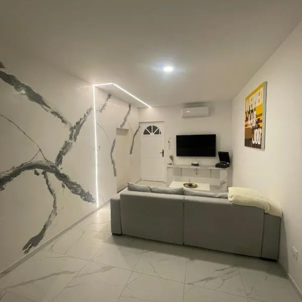 Station, hotel i Saint-Étienne-de-Saint-Geoirs