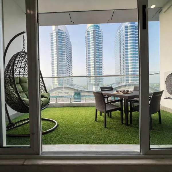 Elysium Tower Luxury Apartments Facing Iconic Centaurus Mall Islamabad, hotel din Islamabad