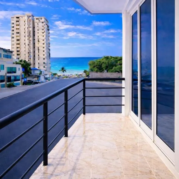 Elegant Chipipe Apartment Walk to the Beach, hotel en Salinas