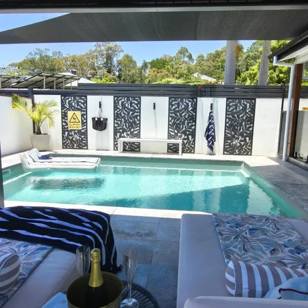Ellie's Holiday Escape - Pool, Romantic, Fireplace, hotel i Coffs Harbour