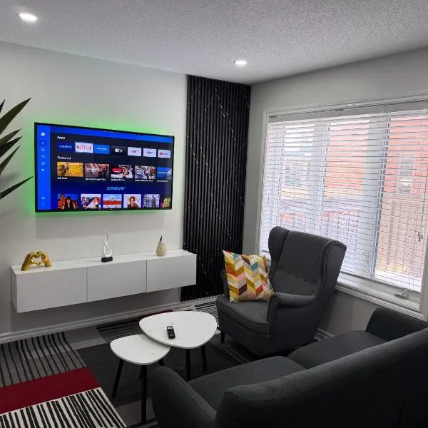 Cozy Private Two-Level Suite In Brampton With Separate Entrance And Living Area on Main Floor, hotel en Brampton