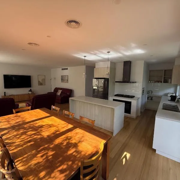 Cowes Central Beach Villa II, viešbutis mieste Kausas