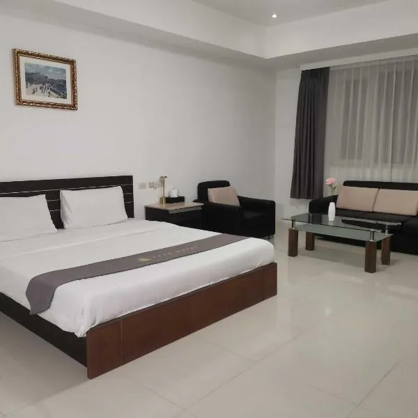 Townhouse Oak Vera Hotel Near Clark International Airport, hotel Angelesben