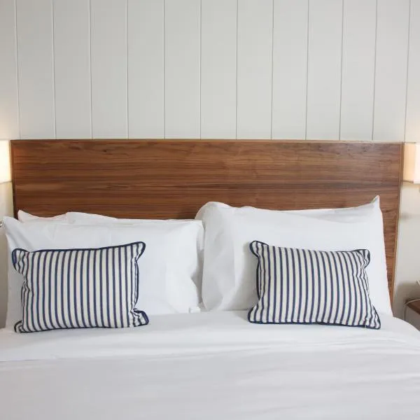 Waterfront Hotel Dungloe, hotel v destinaci Dungloe