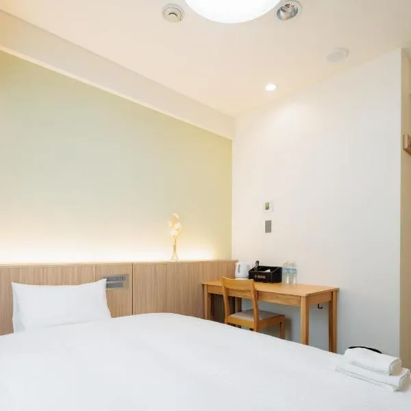 Amemura Garden Hotel, хотел в Осака