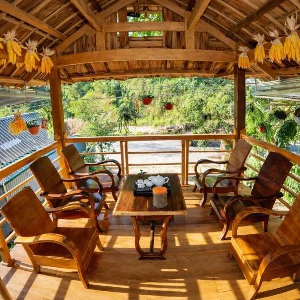 A Lử Homestay & Trekking, hotel v mestu Mù Cang Chải