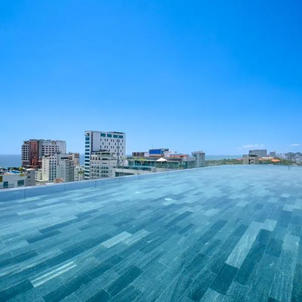 Golden Lotus Grand Da Nang - Panoramic Rooftop Bar & Daily Afternoon Tea, hotel en Da Nang