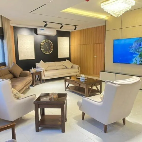 ريڨا للأجنحة السكنية Riva suites，伊爾比德的飯店