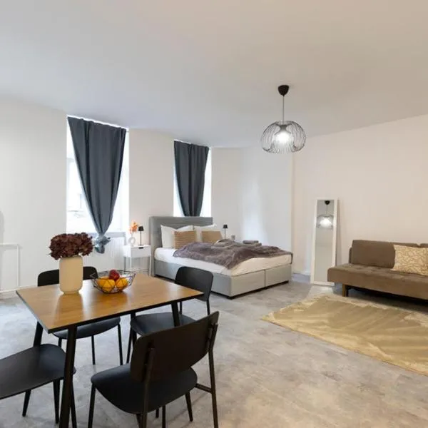 Central & Quiet I Bright Apartment in Steglitz, hotel i Berlin