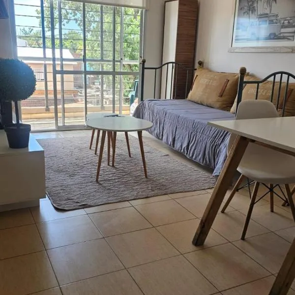 Acogedor departamento 1 dormitorio, отель в городе Эль-Паломар