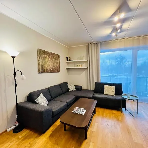 Spacious & Modern 1 BedRoom Apt Near Lauluväljak- Tallinn, hotel v Tallinnu