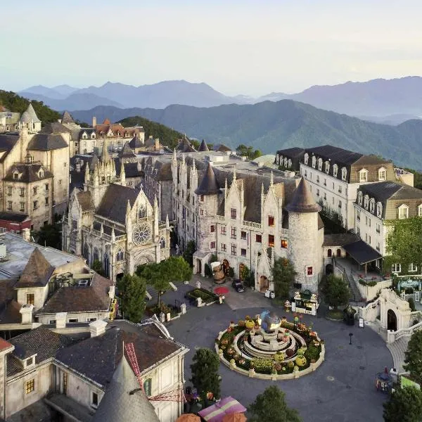 다낭에 위치한 호텔 머큐어 다낭 프렌치 빌리지 바나 힐스(Mercure Danang French Village Bana Hills)