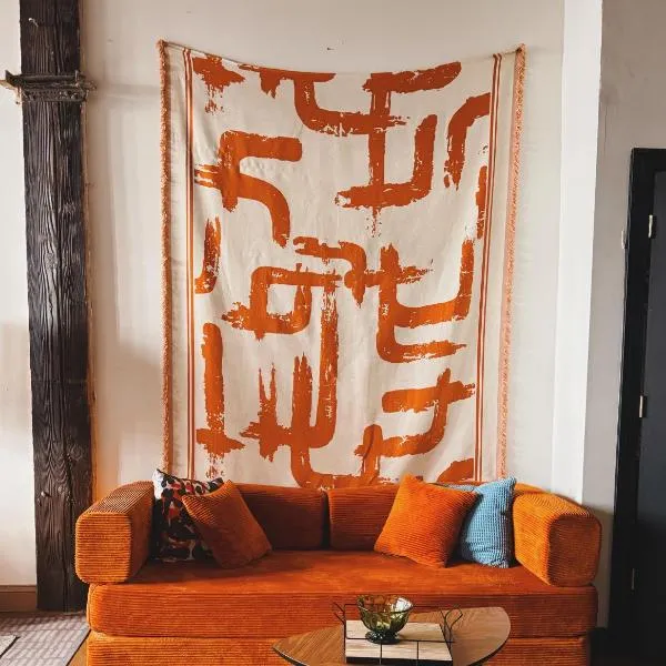 420 Friendly BOHO Loft Downtown KING suite FREE parking, hotell sihtkohas Detroit