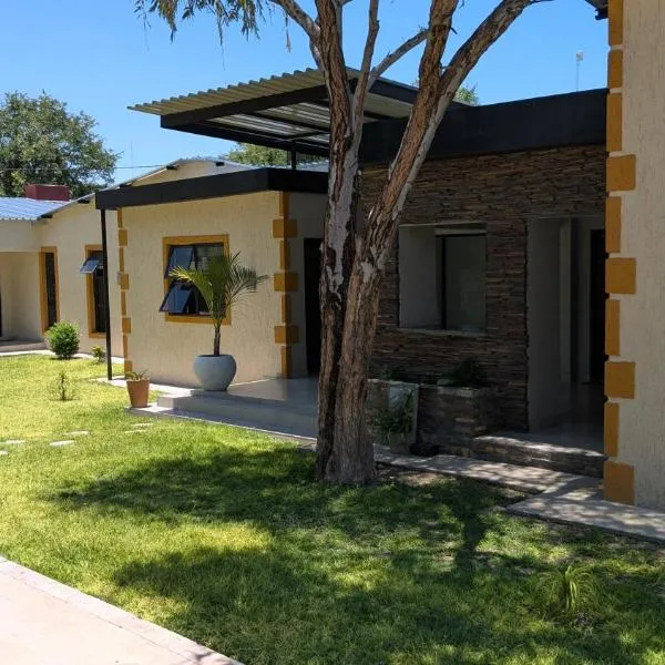 The Homely Curve Guesthouse, hotel a Maun