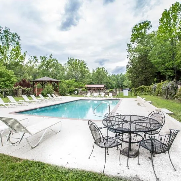 Forrest Hills Mountain Resort, hotel in Emma