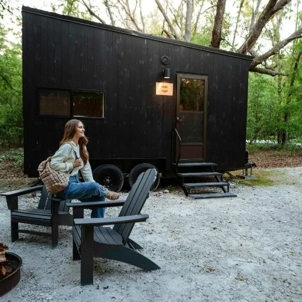 Postcard Cabins Shenandoah, Outdoor Collection by Marriott Bonvoy، فندق في Stanardsville