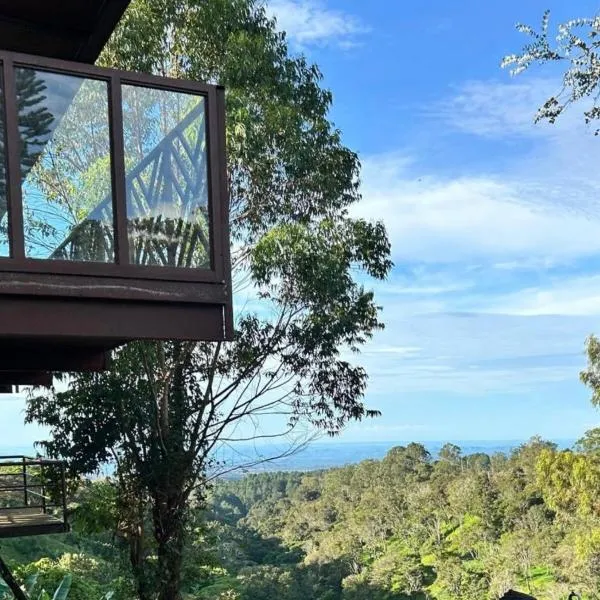 Beautiful view cabin in Boquete، فندق في Alto Boquete