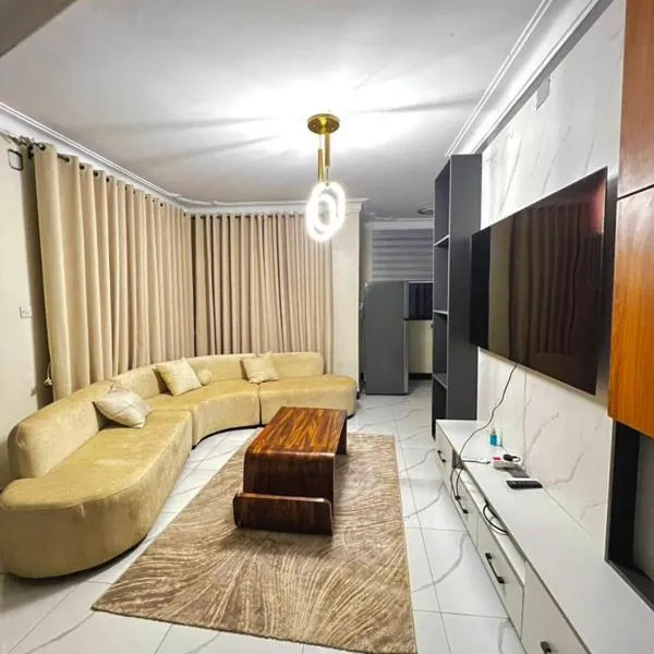 Sunset Statehouse View Residence A, hotelli kohteessa Entebbe