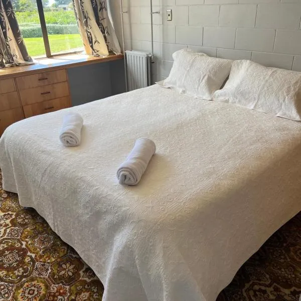 Quiet country setting- R3 Magnolia House โรงแรมในTemuka