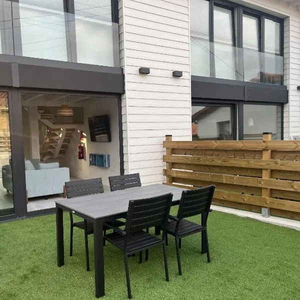 Apartamentos Catamarán Azul, khách sạn ở Suances