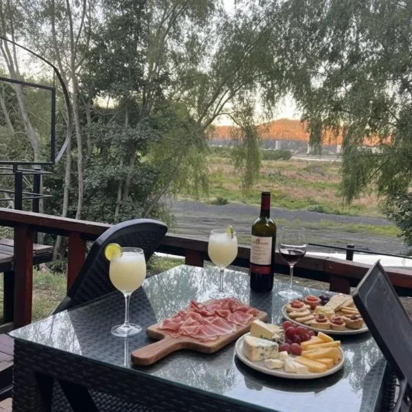 Alojamiento BordeRío, khách sạn ở Concepción