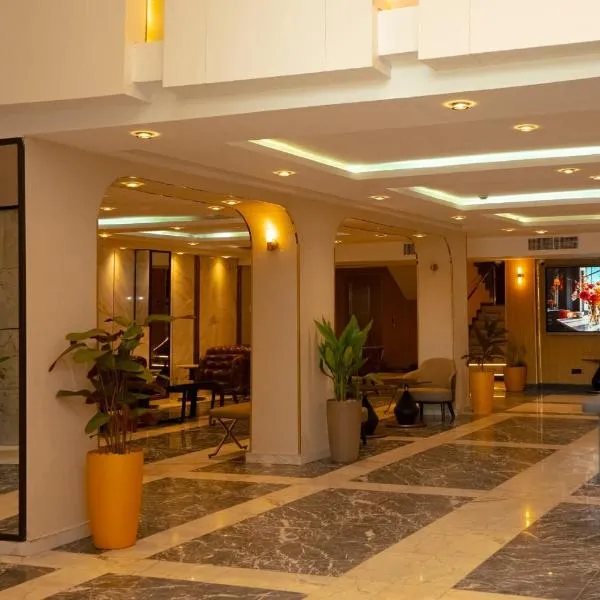 Platinum Hôtel Spa Abidjan Cocody, hotel in Bongofla