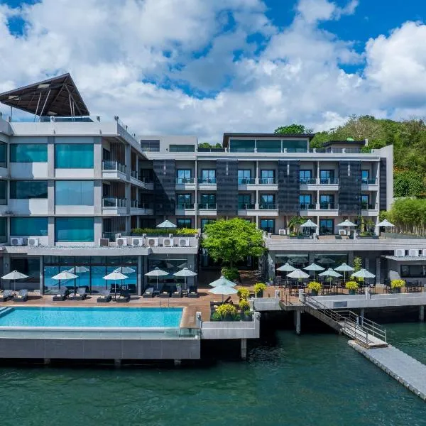 Two Seasons Coron Bayside Hotel, hotel en Corón