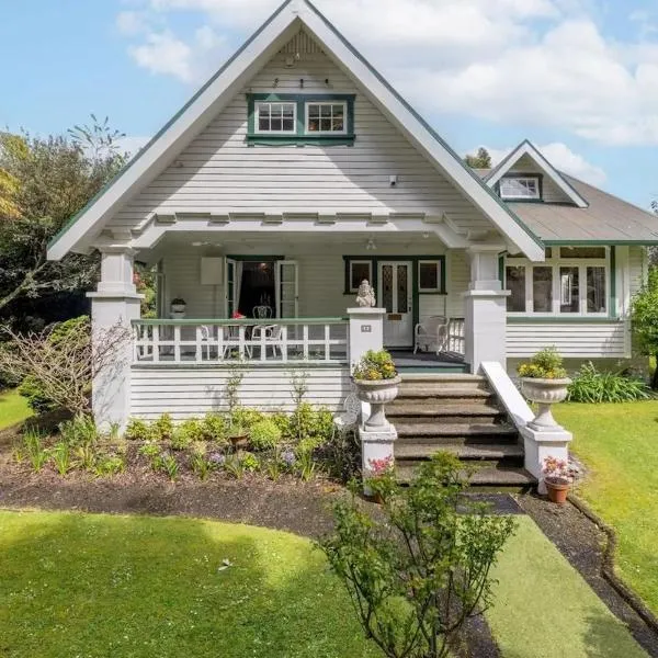 1920s Character Home & Private Garden Retreat, hotel u gradu Te Kuiti