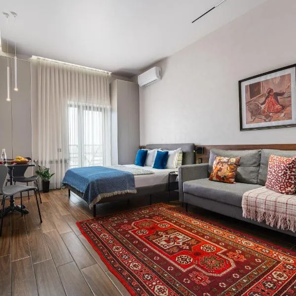 Blueloft 47 l studio with balcony Tashkent City Center, hotel a Tashkent