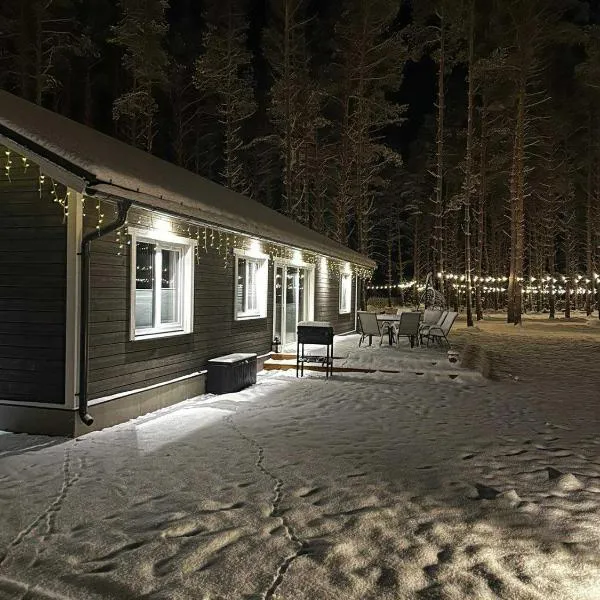 Reigi Holiday Home, Hiiumaa with Nordic HotTub & Sauna, hotel em Reigi