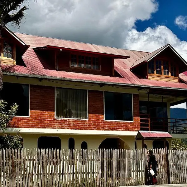 Casa Familiar TOVCA Oxapampa, hotel v destinácii Oxapampa