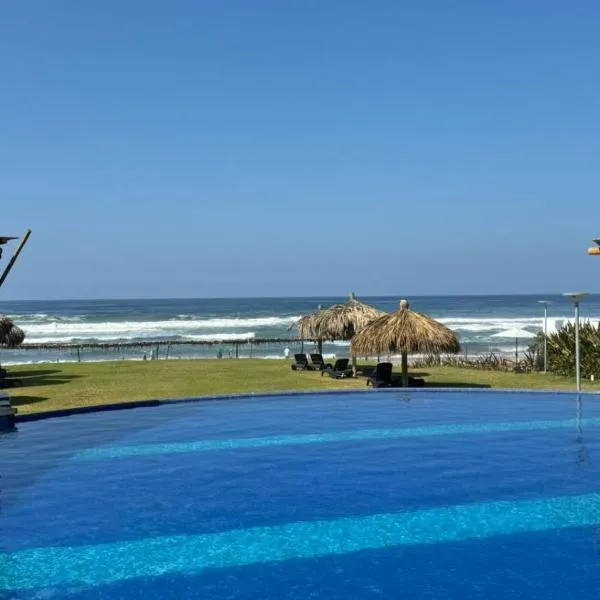 Escapada familiar, departamento para 8 con Club de Playa incluido, hotel di Acapulco