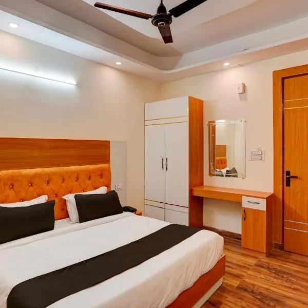 Super Hotel O Red Diamond Hotel, hotelli kohteessa Shāhdara